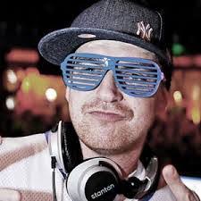 Robert Kiesz's Instagram, Twitter & Facebook