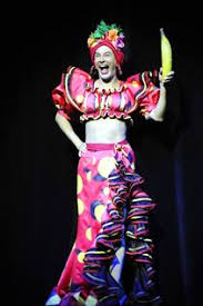 Guinness rekorlar kitabı'nda dünyadaki en hızlı ve en üretken hızlı değişim sanatçısı olarak tanımlanmaktadır. Cosi Mi Cambio In Un Secondo Arturo Brachetti Compie 58 Anni Corriere It