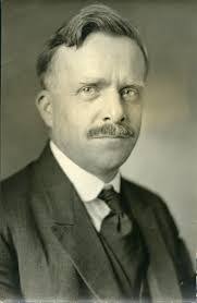 Leslie Caviness's Instagram, Twitter & Facebook