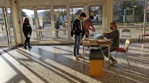 Bei minderjährigen schülerinnen müssen die erziehungsberechtigten unterschreiben. Antrag Auf Schulweiterfuhrung 10 Klasse Wiederholen Antrag Schreiben Muster Schule Darf Ein Fuhrungszeugnis Kopiert Oder Beglaubigt Werden