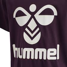 Actually kinda looks like 4 bs, 1 left, 1 right, 2 in center stacked and interlinked, all forming a stylized blackberry fruit. Hummel Tres T Shirt S S Blackberry Wine Hummel Net