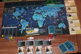 Im kooperativen spiel pandemic sind die spieler als hoch qualifizierte angehörige einer spezialeinheit für seuchenbekämpfung tätig. Pandemic Legacy Season 1 Sofahelden