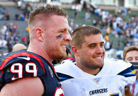 Considered one of the nfl's best players. Badger Brotherly Love Watts Embracing Historic Family Reunion Sunday Pro Football Madison Com