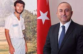 Ak parti hükümetin kabine listesinin açıklanmasının ardından 64'üncü hükümette dışişleri bakanı görevine getirilen mevlüt çavuşoğlu'nun ağabeyi hasan çavuşoğlu, çocukken de çok çalışkandı. Siyasilerin Genclik Fotograflari Sayfa 51 Timeturk Haber Timeturk Haber Haber Gunun Haberleri Yorum Spor Ekonomi Politika Sanat Sinema