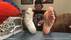 Teen Muscle Alpha demands worship of his beautiful feet on GayPornTube