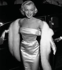 Marilyn Monroe - EXCLUSIVE LIFE Magazine