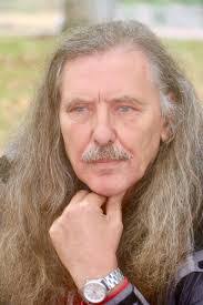 Chris Elke's Instagram, Twitter & Facebook