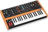 Synthesizer Behringer