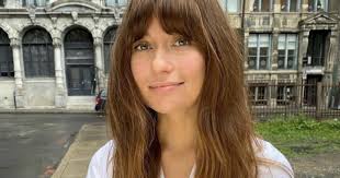Chloé robichaud on wn network delivers the latest videos and editable pages for news & events, including entertainment, music, sports, science and more, sign up and share your playlists. Katherine Levac Publie Une 1re Photo Avec Sa Nouvelle Amoureuse Chloe Nouvelles Monde De Stars