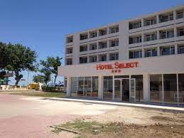 Telecabina din mamaia oferă o vedere spectaculoasă de la 50 de metri deasupra stațiunii, iar stația acesteia se. Hotel Select Mamaia Romania