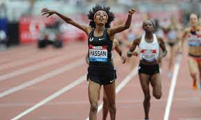 Dutch distance runner sifan hassan broke the women's mile world record by running 4:12.33 in her win at the monaco diamond league on friday. Sifan Hassan Wins Fast Mile As Laura Muir Finishes Fifth In London Aw