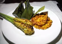 Dibuat dengan bumbu khas bali yang nikmat membuat tum ini cocok disantap dengan nasi hangat. Royal Balinese Dinner The Chedi Club Tanah Gajah Ubud Hungry Hong Kong