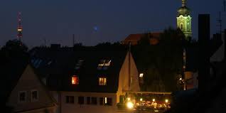 Munchens Schonste Dachterrassen Das Ruffini Verstecktes Kleinod In Neuhausen Dachterrasse Terrasse Dach