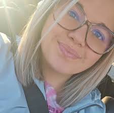 Hello. My daughter was in the cheer camp tonight at the marinette high  school. And in the middle of the cheer performance my phone died. I was  wondering if anyone happens to