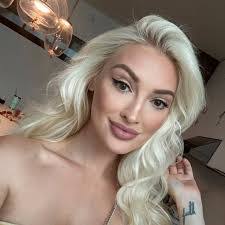 Faith Carson's Instagram, Twitter & Facebook