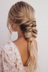 Stunning summer wedding hairstyles ❤ see also: 25 Gorgeous Wedding Hairstyles For Long Hair Easy Wedding Guest Hairstyles Simple Wedding Hairstyles Hair Inspiration