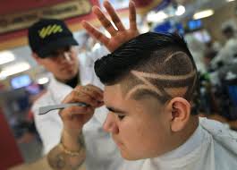 Santa Rosa barber snipping his way to social media stardom