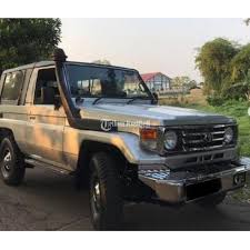 Deskripsi mobil toyota land cruiser. Mobil Bekas Toyota Land Cruiser 70 Series Bj73 1986 Silver On Beige Full Paper Di Bandung Tribunjualbeli Com