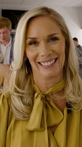 Lord, the thought of my little mom and daddy hanging around hoop-dee-doo  people is a sitcom premise itself! 🤣 #LeanneMorgan #standupcomedy  #comedian #comedyreels