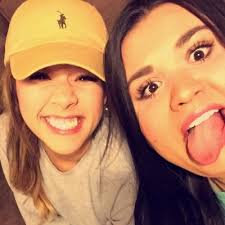 Mandy Lindsey (@Bladesmommie)