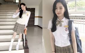 This article contains material which may offernd and may not be distributed, circulated, sold, hired, given, lent, shown, played or projected to a person under the age of 18 years. Twitter à²¨à²² à²² çªç„¶å›žåˆ°18æ­² à²¹ à²¯ à²¶ à²Ÿ à²¯ à²—