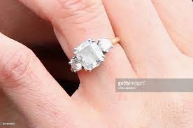 Meghan Markle Rings Detail Visits Edinburgh Castle On February 13 Stunning Engagement Ring Flower Engagement Ring Meghan Markle Engagement Ring