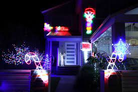 Free parking at indian trails aquatic center and foundry church; A Woman Put Christmas Lights On Her Roof In The Shape Of Male Genitalia And Her Neighbors Aren T Thrilled Rock 92 9 Rocks