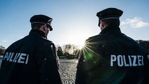 Frankreich verhängt ausgangssperre für silvester. Polizei Will An Silvester Starker Kontrollieren Ndr De Nachrichten Niedersachsen