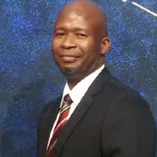 Errol Holmes receiving NCU Alumni Beacon Award for Outstanding Professional  Achievement (HR), Public Service & Service to NCU