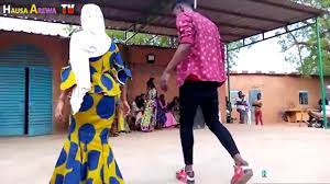 Yan suke iskanci a cikin daki bayan sunyi rawar duwawu da gindi da nonuwa lalata iya lalata. Video Gidan Gala Read News Nura M Inuwa 2020 Music