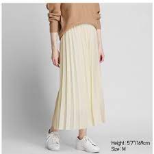 If you want a basic, nice, satin pleated skirt with a lining to wear, this isn't the worst choice. Uniqlo Pleated Skirt Shopee Malaysia