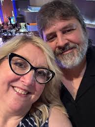 Bettina Cobb's Instagram, Twitter & Facebook