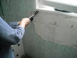 Cette technique est efficace, mais. Comment Enlever Du Carrelage Sur Un Mur En Placo Sans L Abimer Toutgratuit Youtube