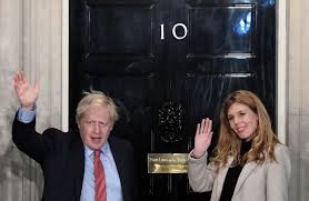 Uk parliamentary watchdog to investigate pm boris johnson over luxury holiday. Boris Johnson Wird Vater Und Will Seine Partnerin Carrie Symonds Heiraten Nzz