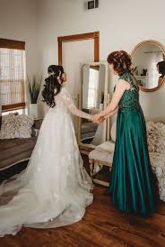 Romantic Barn Wedding At Winter White Barn In Temecula Ca In 2020 Temecula Wedding Venues California Wedding Venues Southern California Wedding Venues