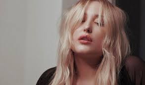 Die aktbilder für den playboy sieht sie als wichtigen schritt, die repräsentation kurviger frauen zu fördern. Tn90y6mhj0llcm