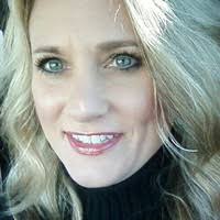 Kari Ayers's Instagram, Twitter & Facebook