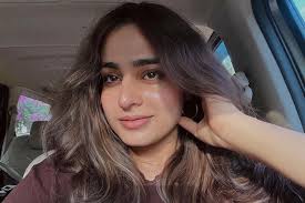 Ayesha Khan Age, Wiki Boyfriend, Family Biography, Instagram