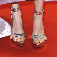 Yesterday on late night with jimmy fallon, the actress chatted about the big controversy and wardrobe malfunction that made her pinky toes shine in the limelight after they got their own thong treatment on the cannes red carpet. Julianne Moore S Feet Fashion Galleries Telegraph Julianne Moore Celebrity Memes Feet