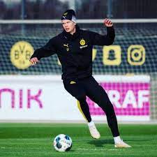 Erling Braut Haaland Football Body Six Packs Photo Girlfriend Messi Ronaldo Ronaldo Hot Players