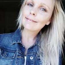 Roxanne Schmidt's Instagram, Twitter & Facebook