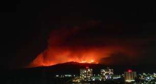 15:41 la onemi informó que se cancela la alerta roja por el incendio en la comuna de quilpué, región 13:01 conaf entrega nuevo balance sobre la situación de incendios. Incendio En Sector Hacienda Las Palmas De Quilpue Se Encontraria Fuera De Control Epicentro Chile