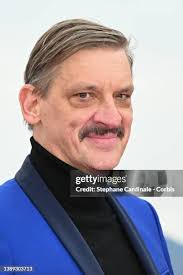 64 Photos & High Res Pictures