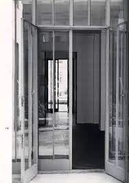 haus wittgenstein vista desde la galeria sudoeste a traves del hall y del salon principal hacia la galeria noreste the wi architecture windows doors house