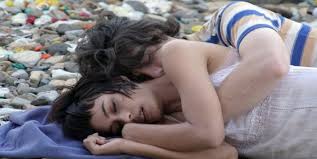 Aska Yeni Bir Yorum Getirmeyi Basaran Sira Disi Romantik Filmler Eksi Seyler 2020 Romantik Filmler Film Romantik