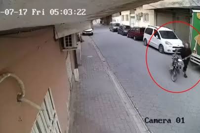 Motosiklet Hırsızlığına Karşı Kamera Candır: Görüntüler Her Şeyin Şahidi
