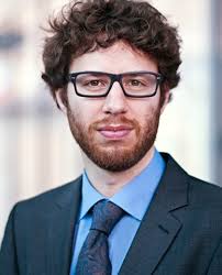 Digitalisierung am Arbeitsplatz: Technologischer Wandel birgt für die  Beschäftigten Chancen und Risiken