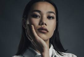 Người mẫu gốc Việt toả sáng trên sàn diễn Thu