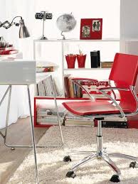Bright Home Office Design With Red Accents Shelterness Office Chair Design Office Design Office Guest Chairs