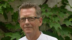 Studying narratives in order to understand society